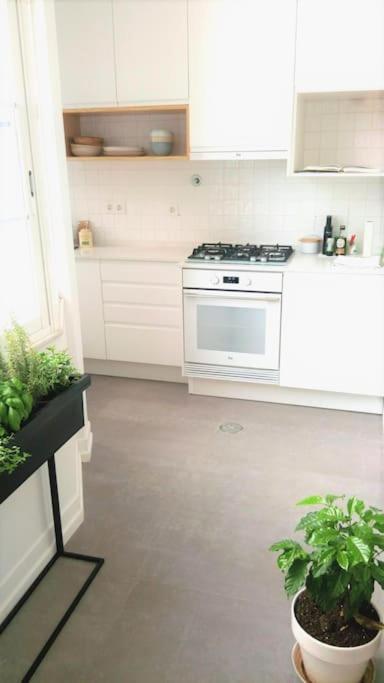 Apartment Artist's Retreat Near The Riverside With Ac Lisbon